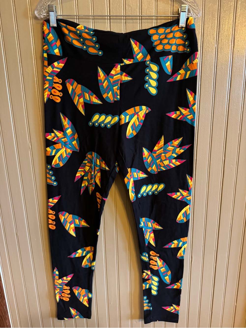 New LuLaRoe Black Leggings with Bright Multicolor Geometric Leaf Print TC